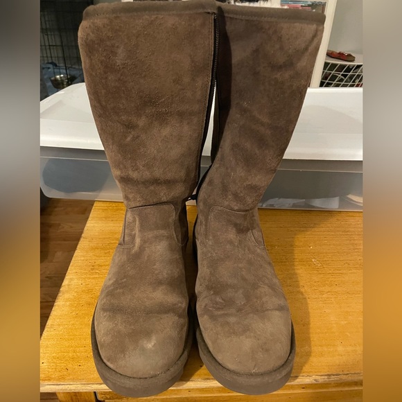 Ugg boots. Gently used. Tall and brown . - Picture 2 of 8